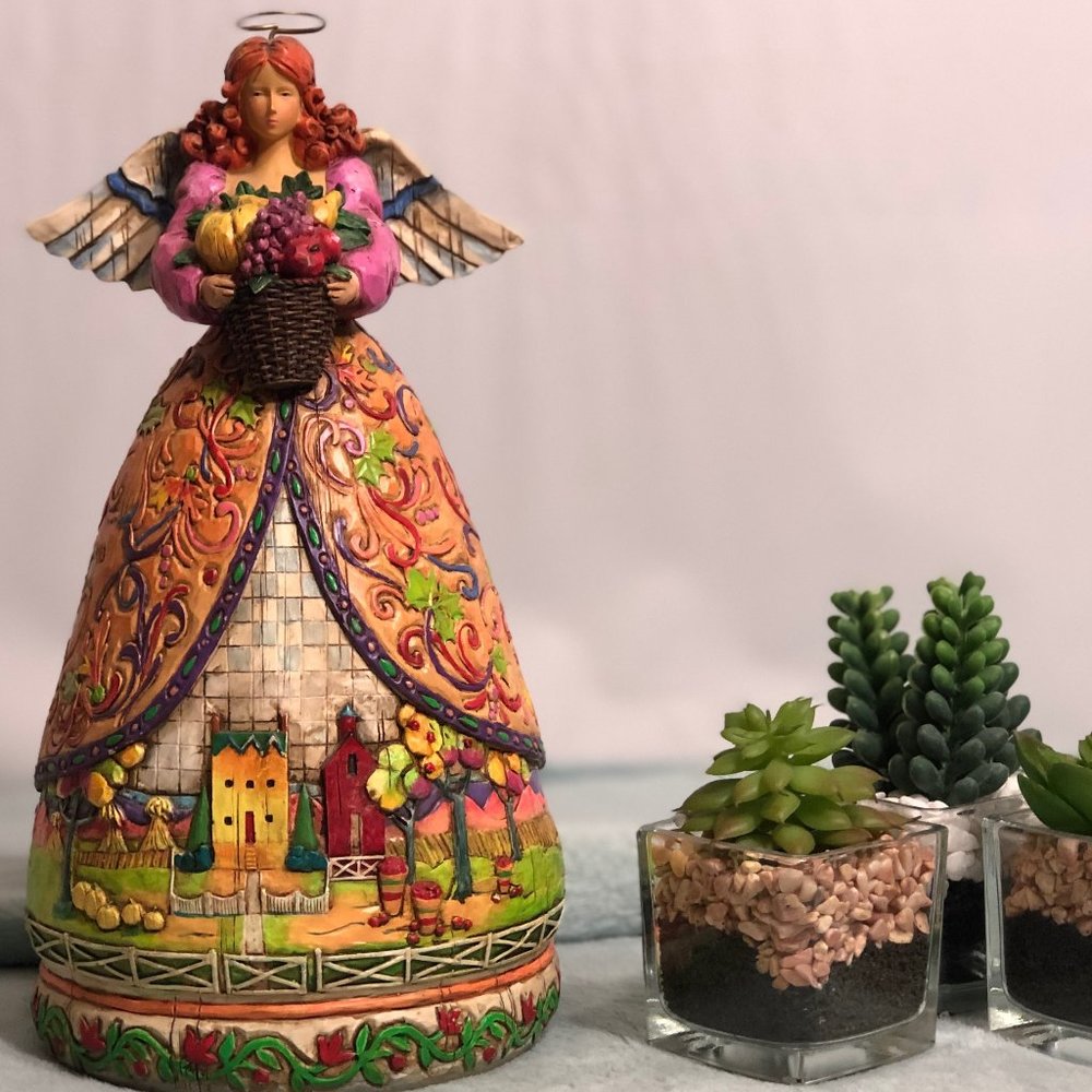 Jim Shore Heartwood Creek - Bountiful Angel.